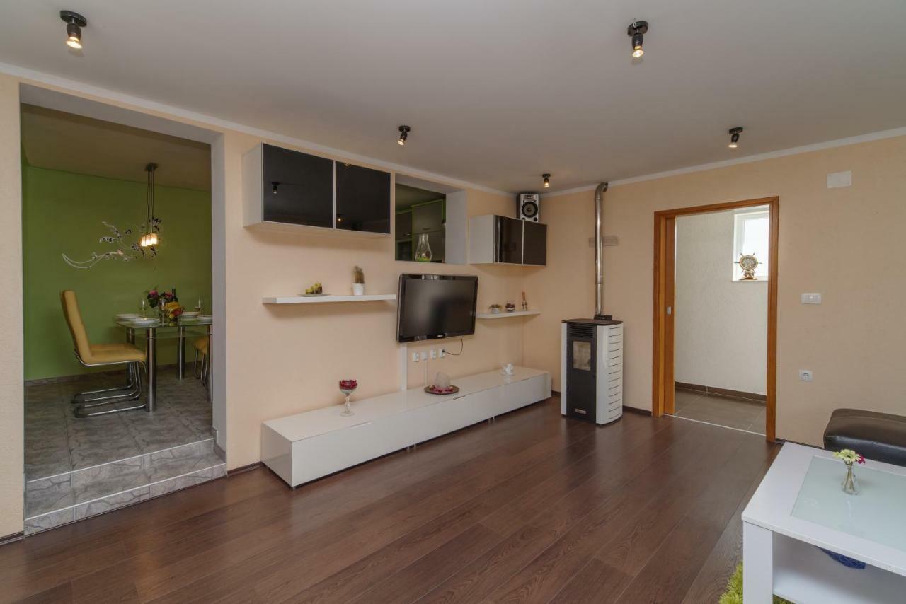 Apartment Sarar Crikvenica Eksteriør billede