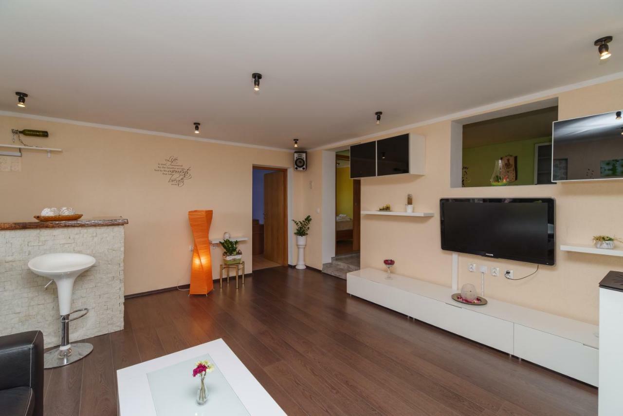 Apartment Sarar Crikvenica Eksteriør billede