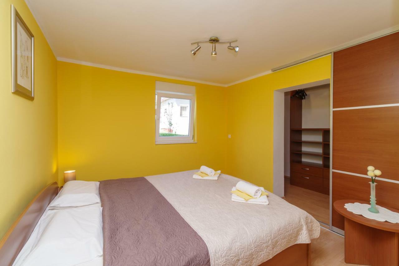 Apartment Sarar Crikvenica Eksteriør billede